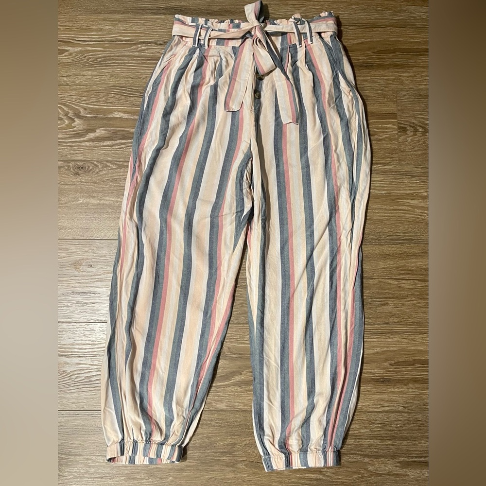 American Eagle paperbag pants